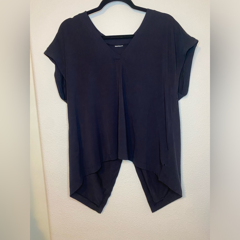 Athleta black short sleeve flowy shirt size medium